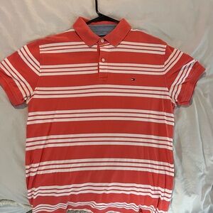 Large (L) Like New Tommy Hilfiger Short Sleeve Polo Shirt.